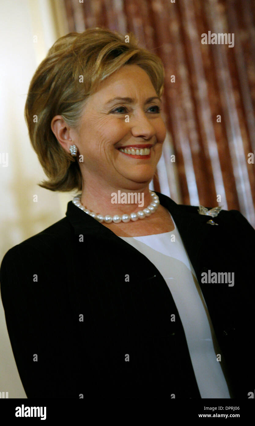 Feb 02, 2009 - Washington, District de Columbia, Etats-Unis - Hillary Clinton est assermenté à titre de 67e Secrétaire d'État des États-Unis. (Crédit Image : © James Berglie/ZUMA Press) Banque D'Images