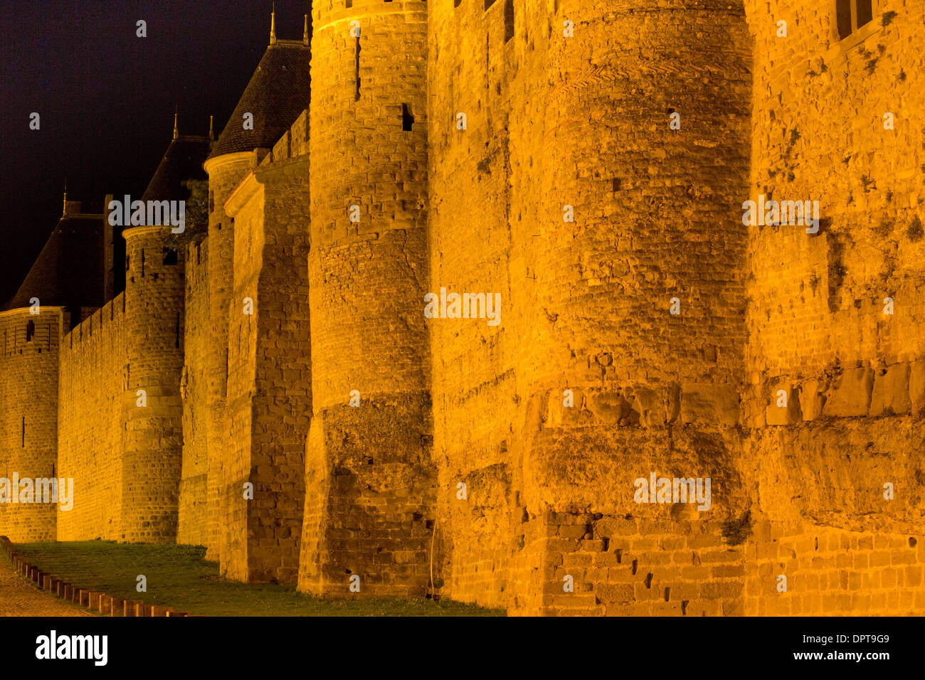 Les fortifications médiévales de l'ancienne citadelle de Carcassonne au sud-ouest de la France Banque D'Images