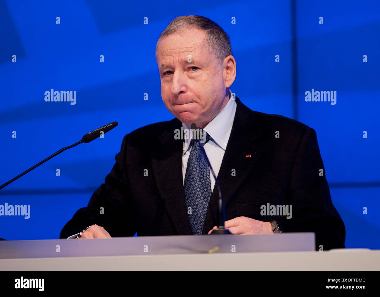 Munich, Allemagne. 16 janvier, 2016. Président de la Fédération internationale de l'automobile FIA, Jean Todt, parle au cours de la présentation de l'ADAC award 'Yellow Angel 2014' à Munich, Allemagne, 16 janvier 2016. Todt représenté pilote de course Michael Schumacher, qui a remporté le prix comme "personne de l'année". Photo : Tobias HASE/dpa/Alamy Live News Banque D'Images