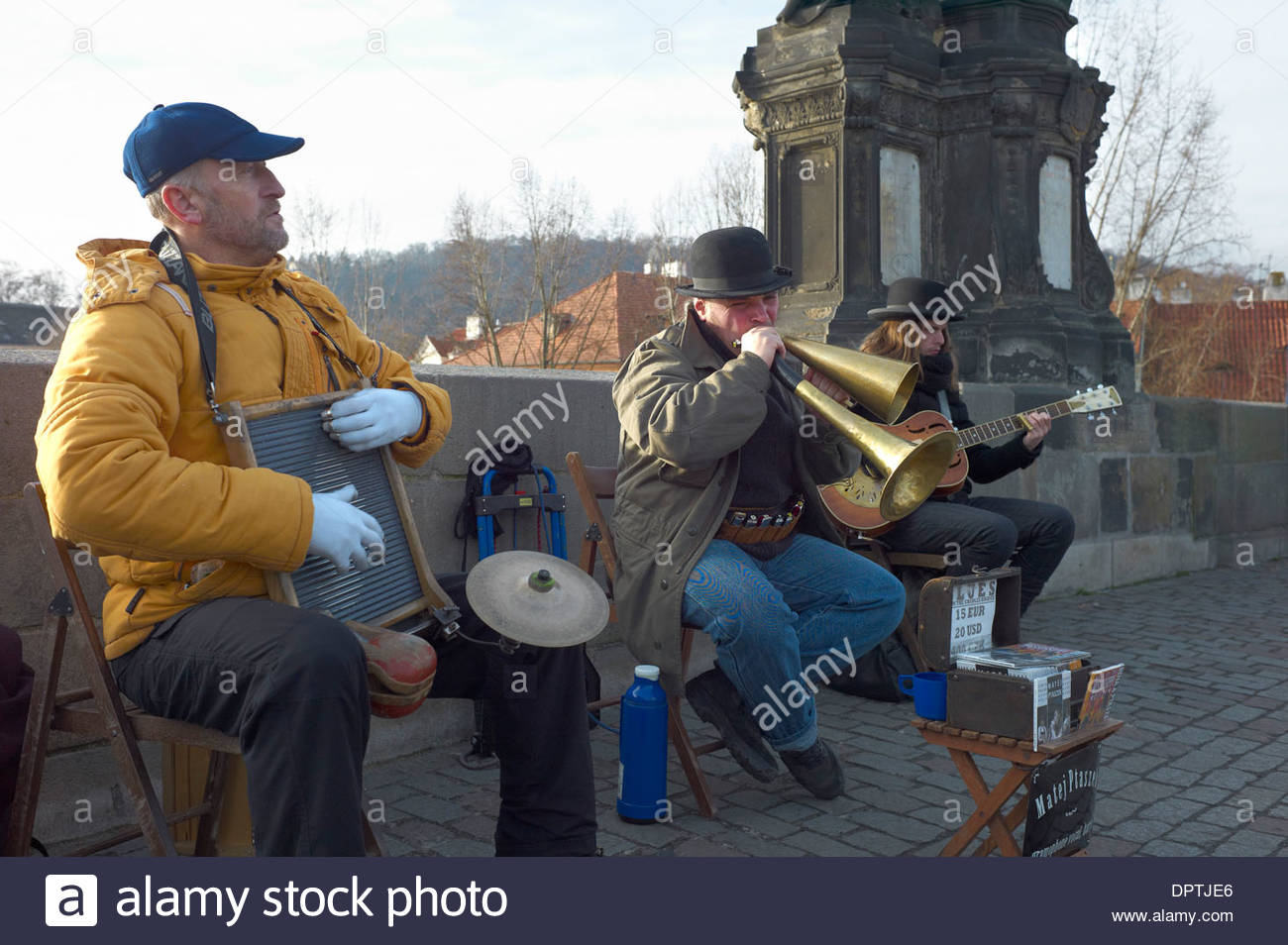 Les musiciens de jazz sur le pont Charles à Prague République Tchèque Banque D'Images