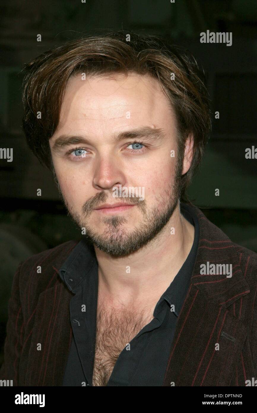 Mar 25, 2009 - Los Angeles, Californie, USA - Acteur MATTHEW NEWTON à l 'identité' Première mondiale tenue au Samuel Goldwyn Theater à l'Academy of Motion Picture Arts and Sciences, Beverly Hills (crédit Image : Â© Paul Fenton/ZUMA Press) Banque D'Images