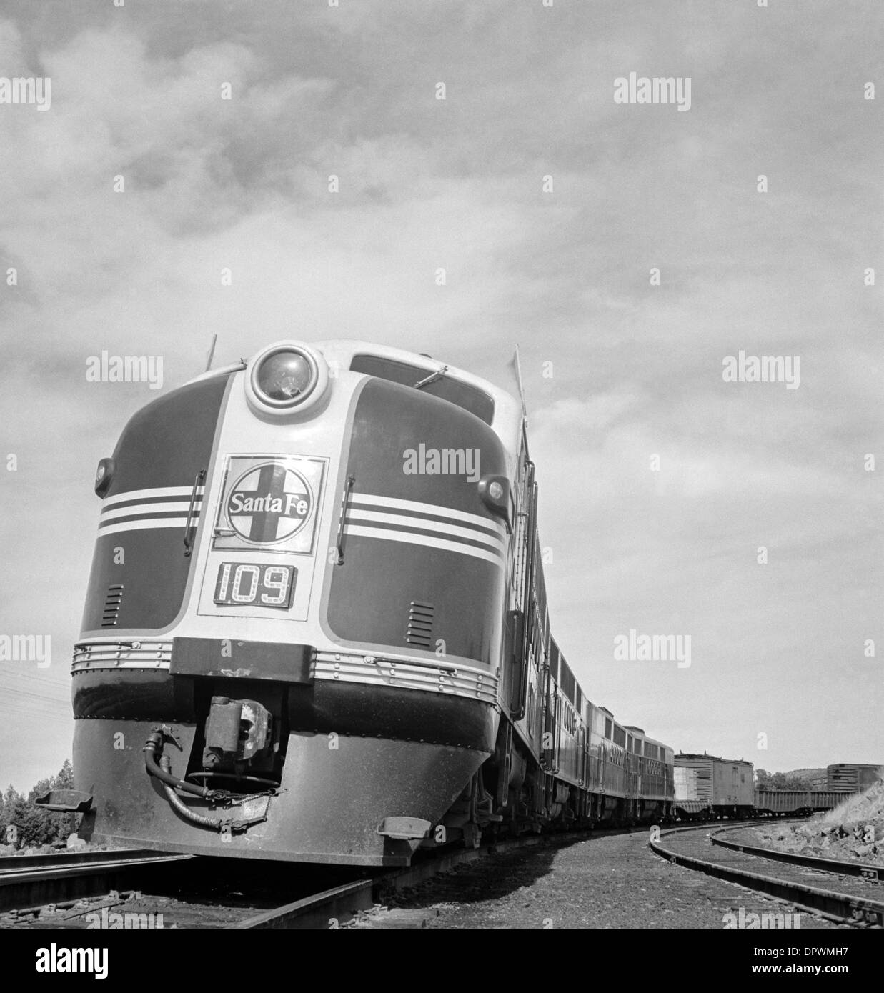 Atchison, Topeka and Santa Fe Railway, EMD FT diesel-électrique de train de fret entre Winslow et Seligman, Arizona 1943 Banque D'Images