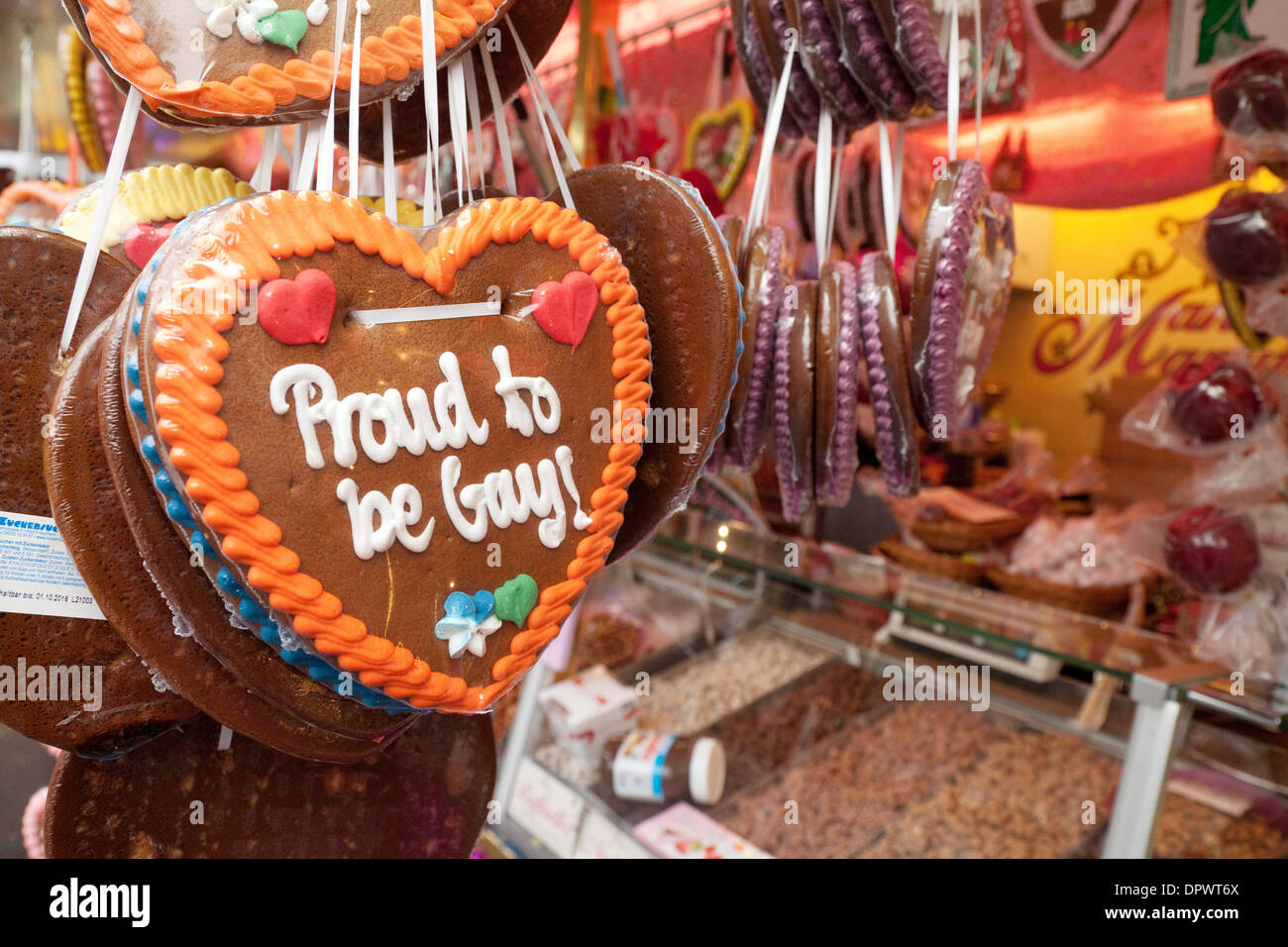 Lebkuchen allemand traditionnel en vente dans le marché des homosexuels, des marchés de Noël de Cologne, Cologne, Allemagne Europe Banque D'Images