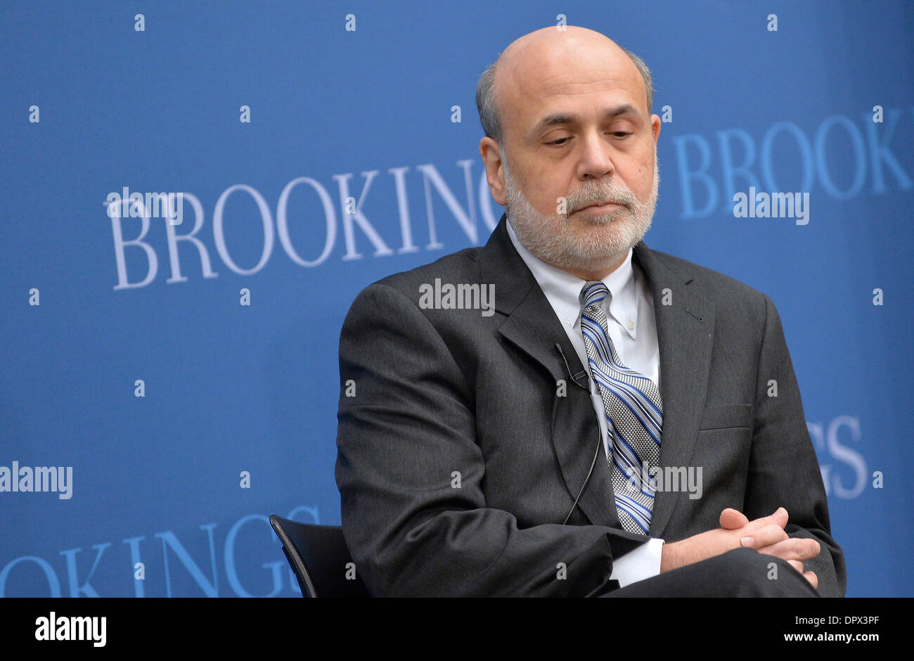 Washington DC, USA. 16 janvier, 2014. Réserve fédérale américaine, Ben Bernanke, le président de la Commission parle pendant une session sur "l'activité de banque centrale après la grande récession : Leçons apprises et défis pour l'avenir", à la Brookings Institution à Washington DC, capitale des États-Unis, le 16 janvier 2014. Credit : Zhang Jun/Xinhua/Alamy Live News Banque D'Images