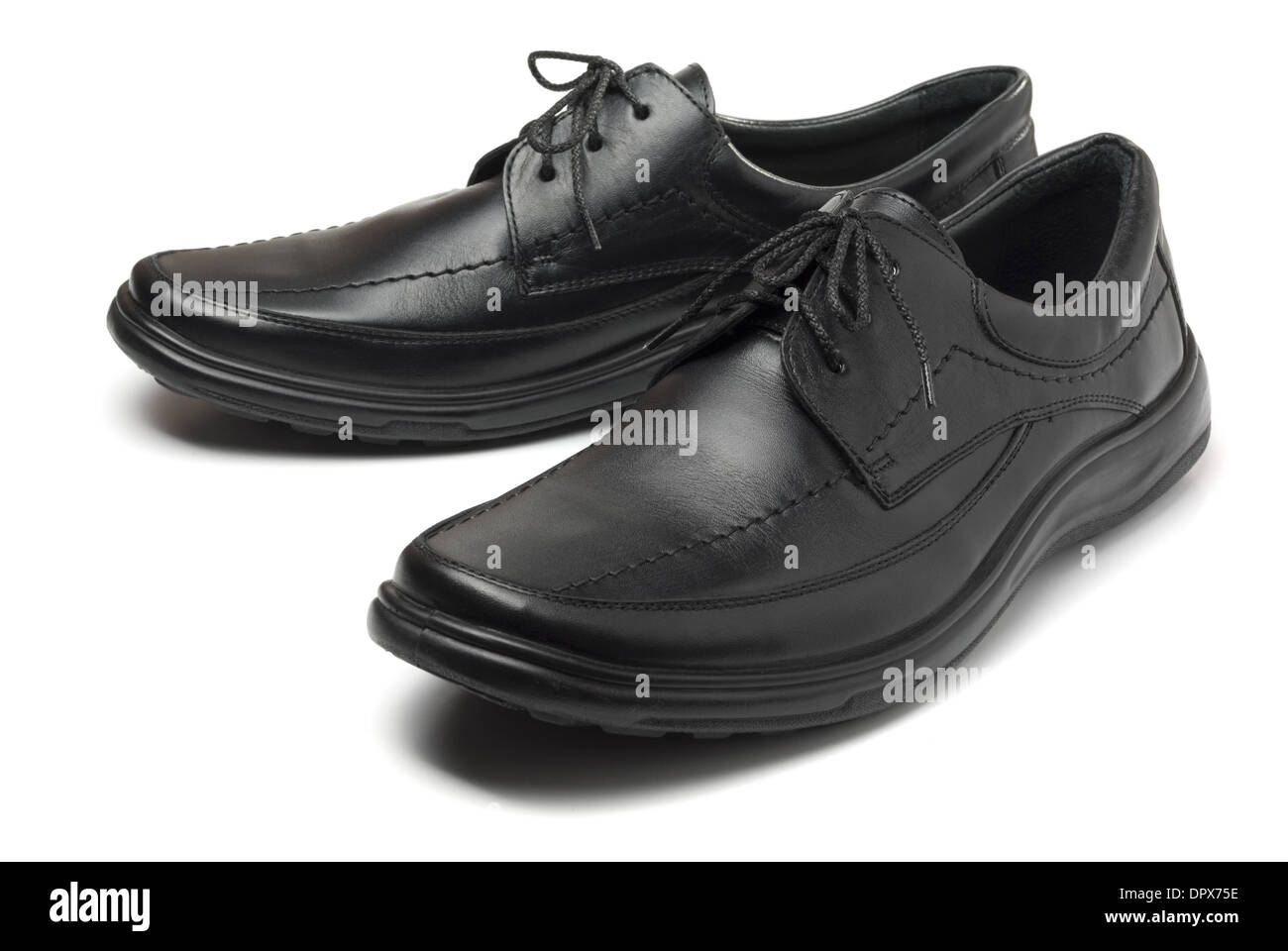 Paire de chaussures en cuir noir mans isolated on white Banque D'Images