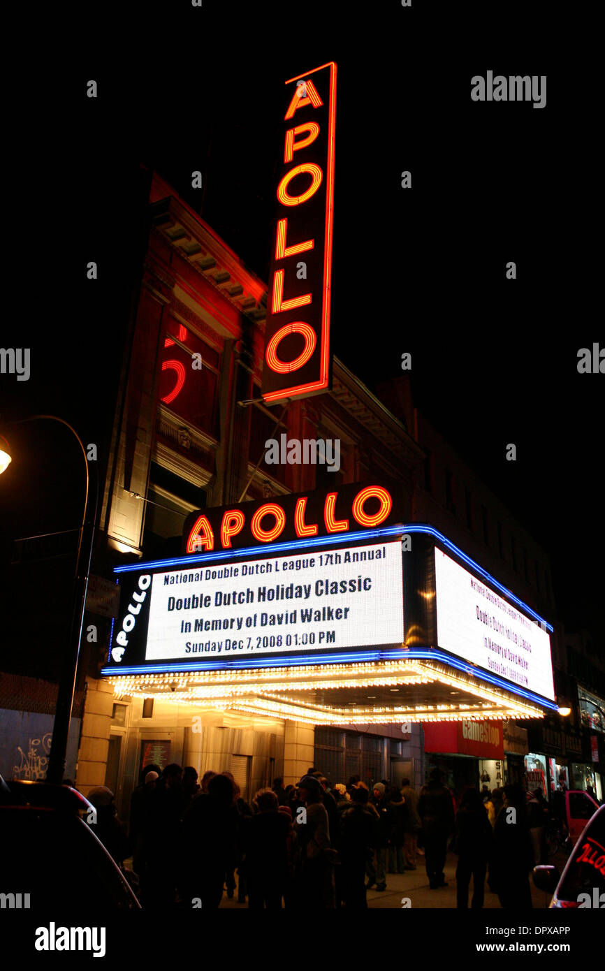 Dec 07, 2008 - Manhattan, New York, USA - Harlem-célèbre Apollo Theatre dans la nuit le 7 décembre 2008 à New York. (Crédit Image : © Mariela Lombard/ZUMA Press) RESTRICTIONS : * New York * hors droits Journaux Banque D'Images