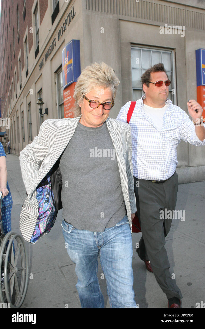 Apr 28, 2009 - Manhattan, New York, USA - Rock Star ROD STEWART quitter St Vincent's Hospital de Manhattan, 28 avril 2009. (Crédit Image : © Mariela Lombard/ZUMA Press) RESTRICTIONS : * New York * hors droits Journaux Banque D'Images