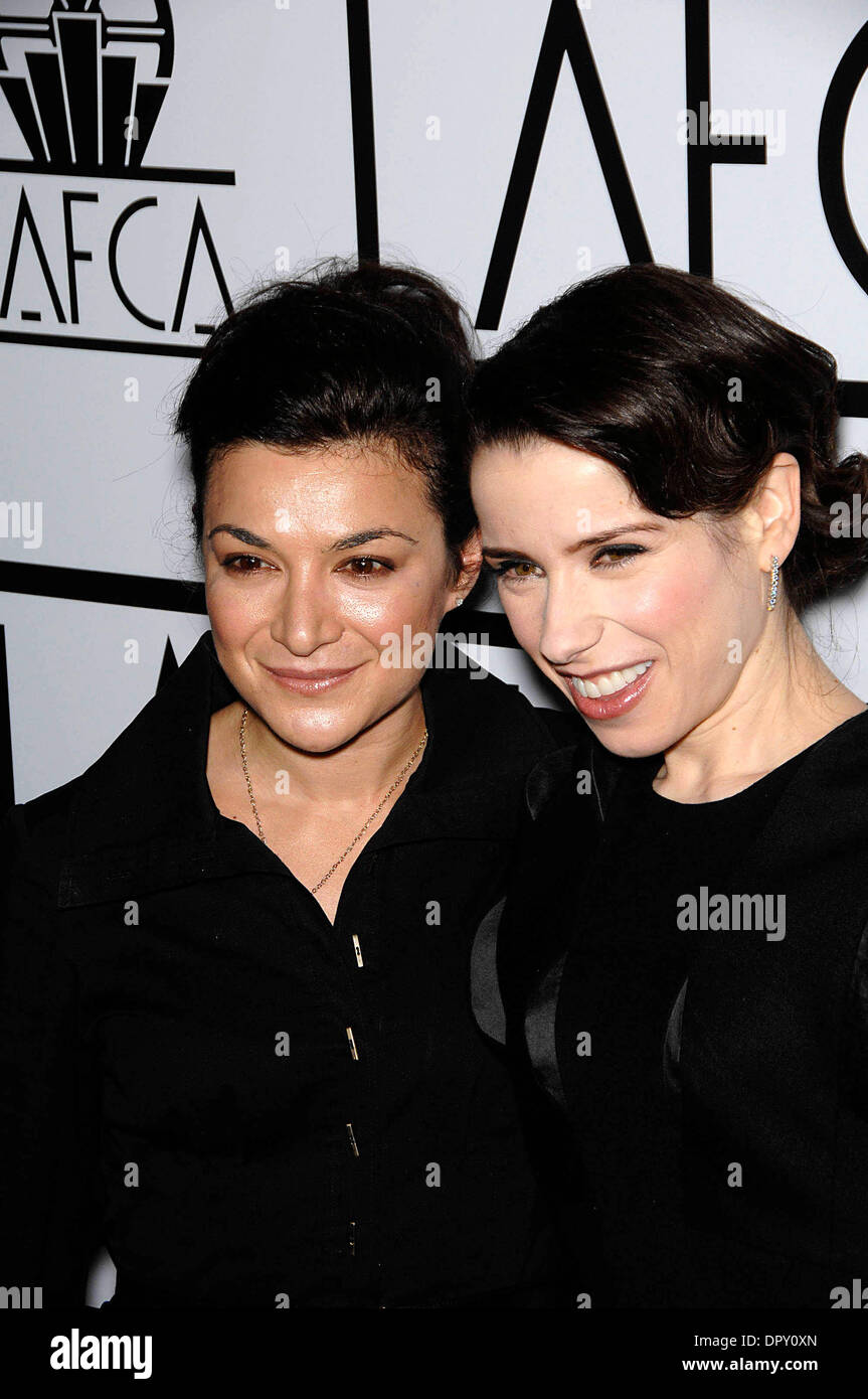 Alexis Zegerman et Sally Hawkins au cours de la 34e édition du Los Angeles Film Critics Association Awards, qui a eu lieu à l'hôtel InterContinental, le 12 janvier 2009, à Los Angeles..Photo : Michael Germana - Globe Photos.K60650MGE (Image Crédit : © Michael Germana/Globe Photos/ZUMAPRESS.com) Banque D'Images