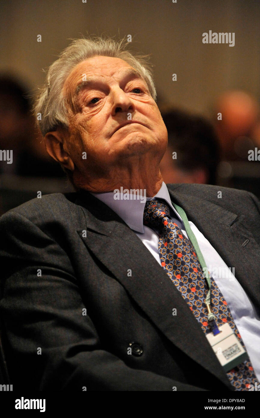 24 mars 2009 - Washington, DC, USA - George Soros, un milliardaire investisseur, écoute au Wall Street Journal des Finances future conférence. (Crédit Image : © Jay Egelsbach/ZUMA Press) Banque D'Images