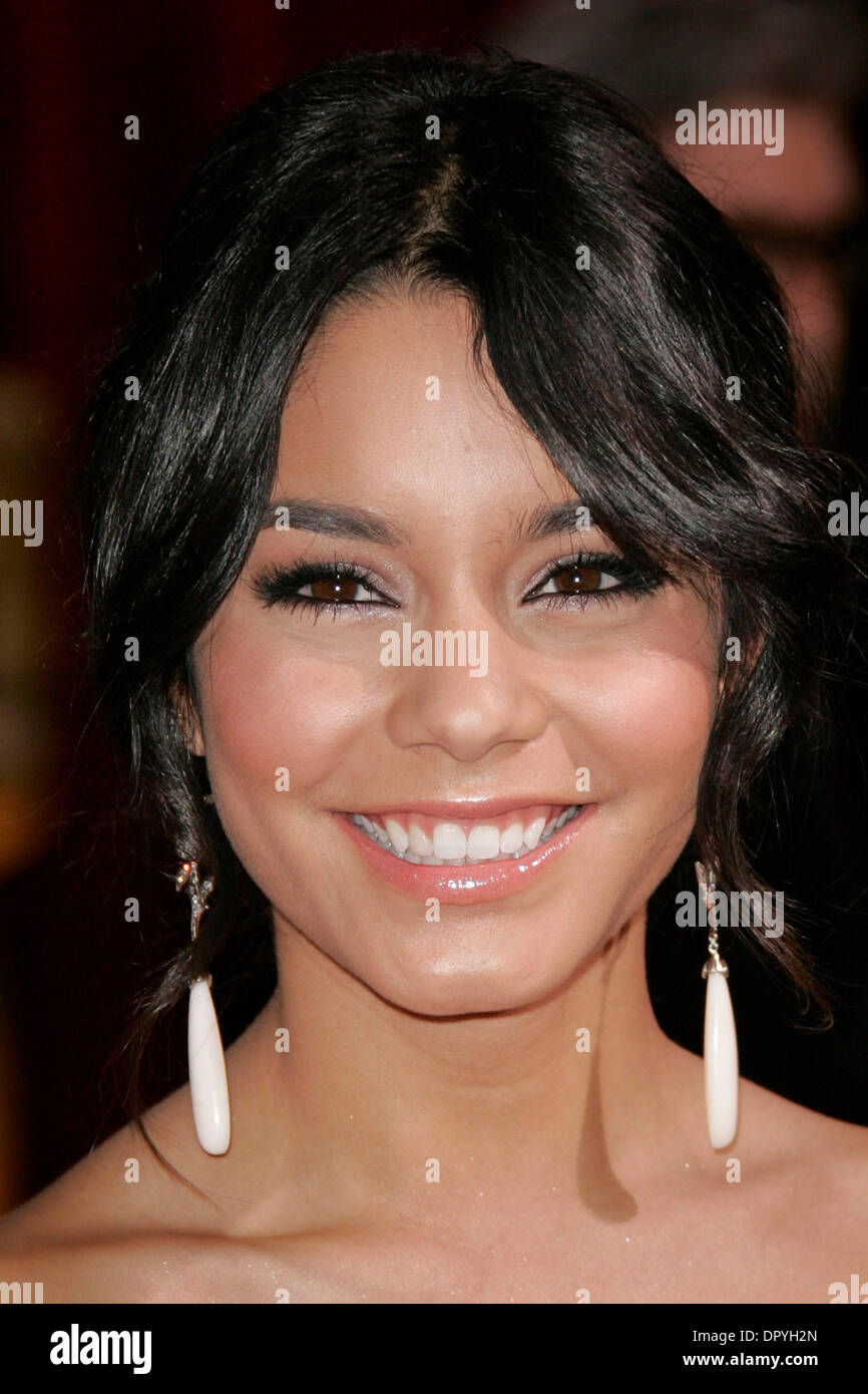 Feb 22, 2009 - Hollywood, Californie, USA - Vanessa Hudgens arrive pour la 81e cérémonie des Oscars au Kodak Theatre. (Crédit Image : © Lisa O'Connor/ZUMA Press) Banque D'Images