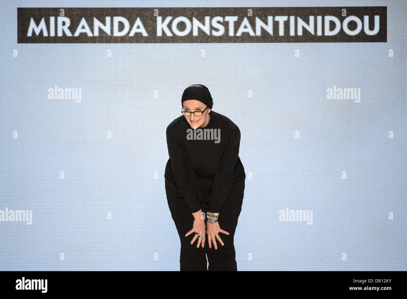 Berlin, Allemagne. 17 Jan, 2014. Créateur de mode Miranda Konstantinidou grec après son show à Mercedes-Benz Fashion Week à Berlin, Allemagne, 17 janvier 2014. Les oeuvres de la collection automne/hiver 2014-2015 sont présentés à la Berlin Fashion Week. Photo : Robert Schlesinger/dpa/Alamy Live News Banque D'Images