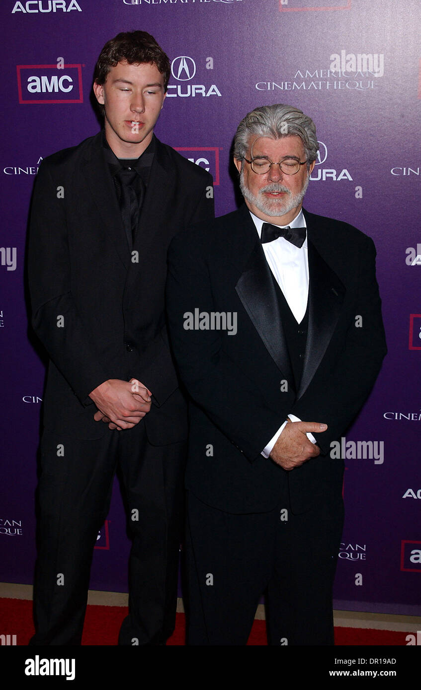 1 décembre 2008 - Hollywood, Californie, États-Unis - J13869PR.L'AMERICAN CINEMATHEQUE AWARD PRÉSENTATION hommage à Samuel L. Jackson, QUI A EU LIEU AU Beverly Hilton Hotel, le 1 décembre 2008, à Beverly Hills, en Californie.. - - GEORGE LUCAS ET SON FILS JETT(Image Crédit : © Phil Roach/Photos/ZUMAPRESS.com) Globe Banque D'Images