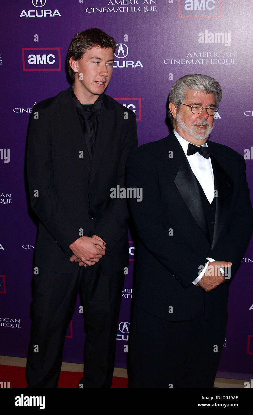 1 décembre 2008 - Hollywood, Californie, États-Unis - J13869PR.L'AMERICAN CINEMATHEQUE AWARD PRÉSENTATION hommage à Samuel L. Jackson, QUI A EU LIEU AU Beverly Hilton Hotel, le 1 décembre 2008, à Beverly Hills, en Californie.. - - GEORGE LUCAS ET SON FILS JETT(Image Crédit : © Phil Roach/Photos/ZUMAPRESS.com) Globe Banque D'Images