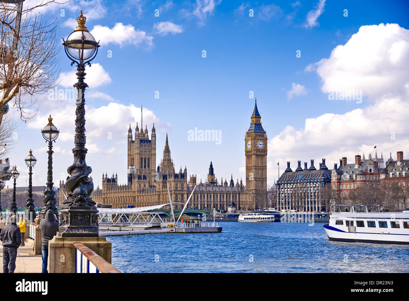 Le Palais de Westminster est le lieu de réunion de la Chambre des communes et de la Chambre des Lords Banque D'Images