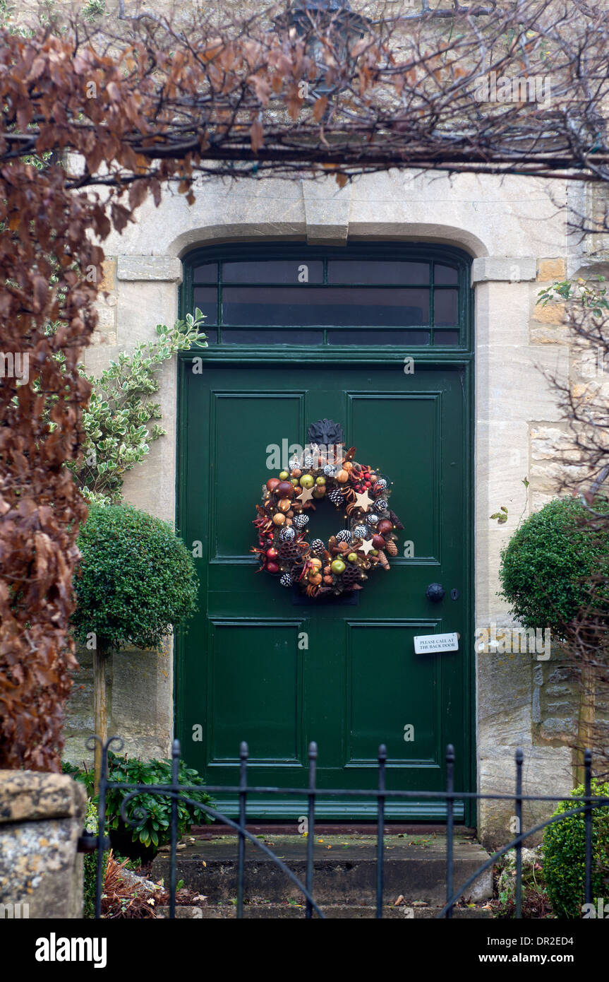 Couronne de Noël sur une porte Banque D'Images