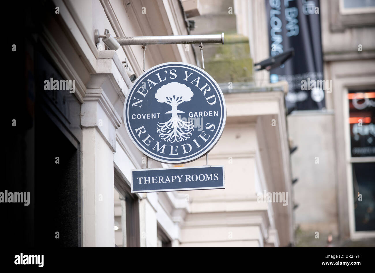 Recours Neal's Yard de Covent Garden, High Street Sign, Glasgow, Royaume-Uni Banque D'Images