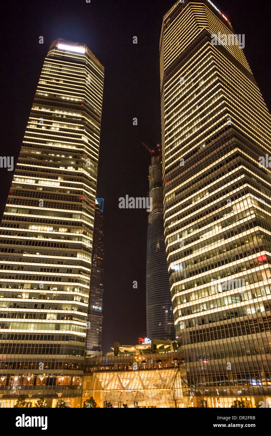 Vue de nuit de Shanghai Pudong New Area, Shanghai, Chine Banque D'Images