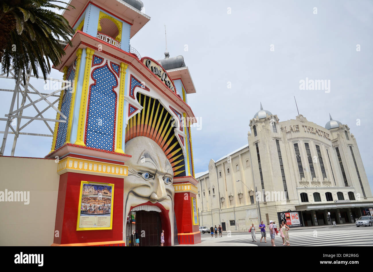 Luna Park Amusement Park et le Palais Theatre dans la banlieue de Melbourne St Kilda Banque D'Images