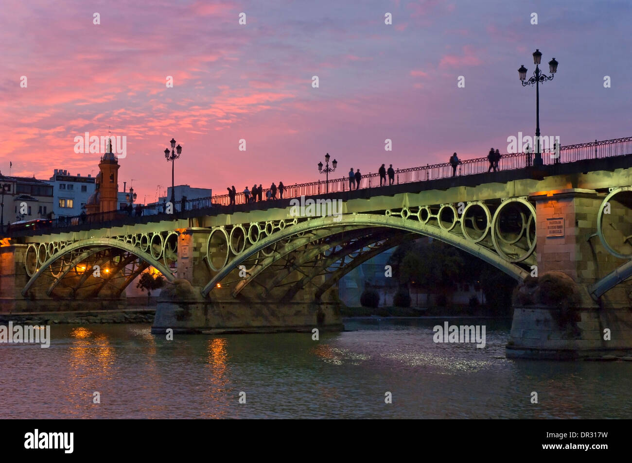 Guadalquivir et le pont de Triana, Séville, Andalousie, Espagne, Europe Banque D'Images