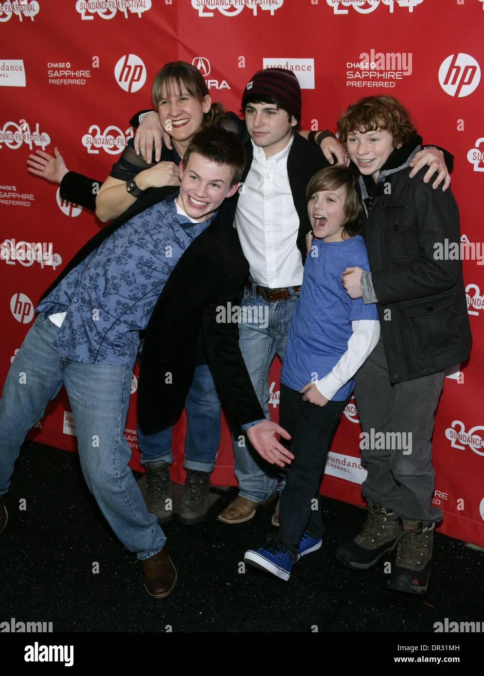 Park City, Utah, USA. 17 Jan, 2014. Kat Candler, Josh Wiggins, Camron Owens, Deke Garner, Dylan Cole aux arrivées d'HELLION en première mondiale au Festival du Film de Sundance 2014, Library Theatre Centre, Park City, UT 17 Janvier, 2014. Credit : James Atoa/Everett Collection/Alamy Live News Banque D'Images