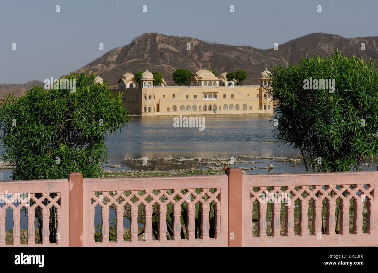 Le Jal Mahal Palace à Man Sagar Lake, Jaipur, Rajasthan, Inde Banque D'Images