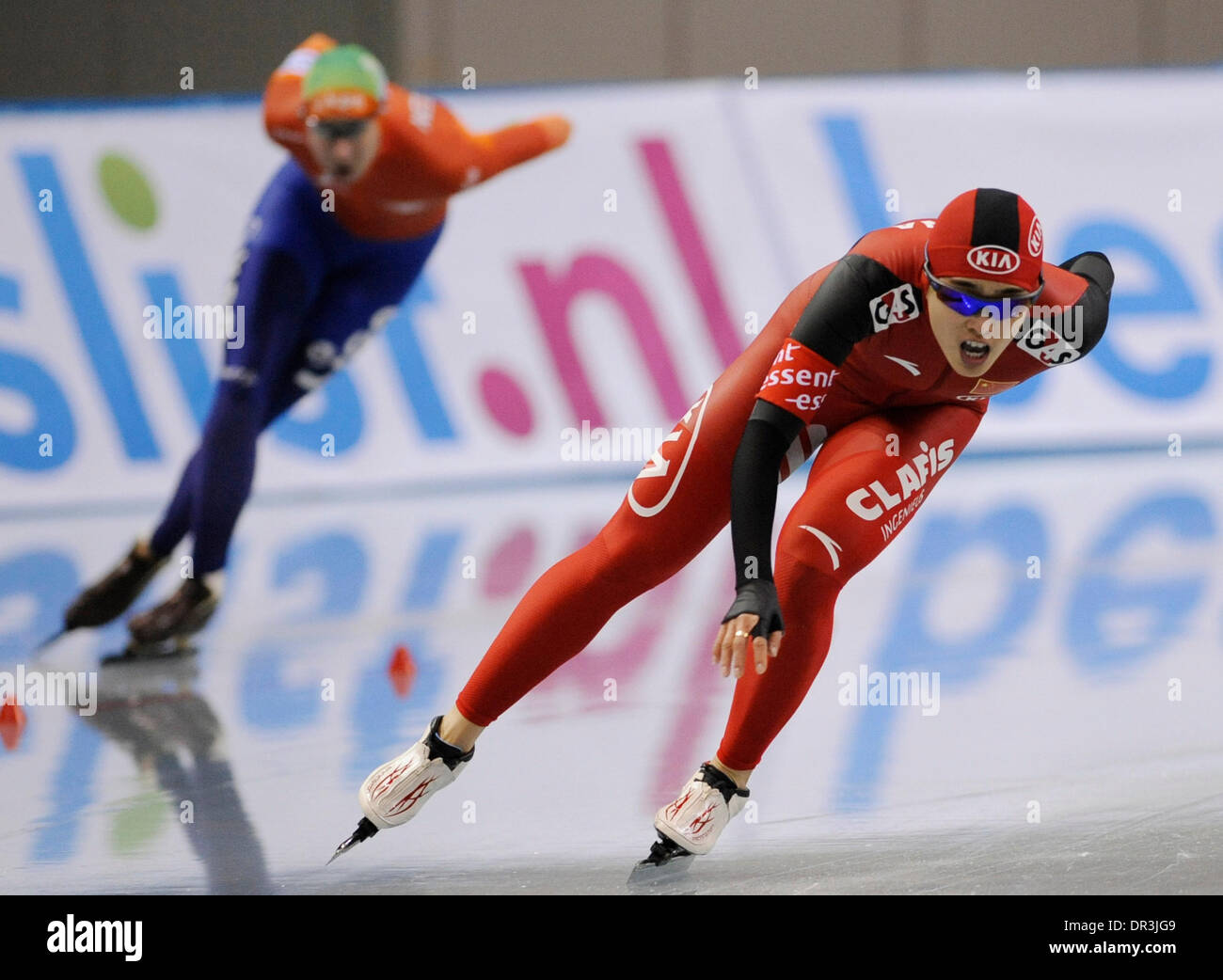 Nagano, au Japon. 19 Jan, 2014. Médaillé d'Or Yu Jing (R) de la concurrence de la Chine au cours de la women's 1 000 m à la vitesse de patinage artistique de 2014 à Nagano, au Japon, le 19 janvier 2014. Credit : Stringer/Xinhua/Alamy Live News Banque D'Images