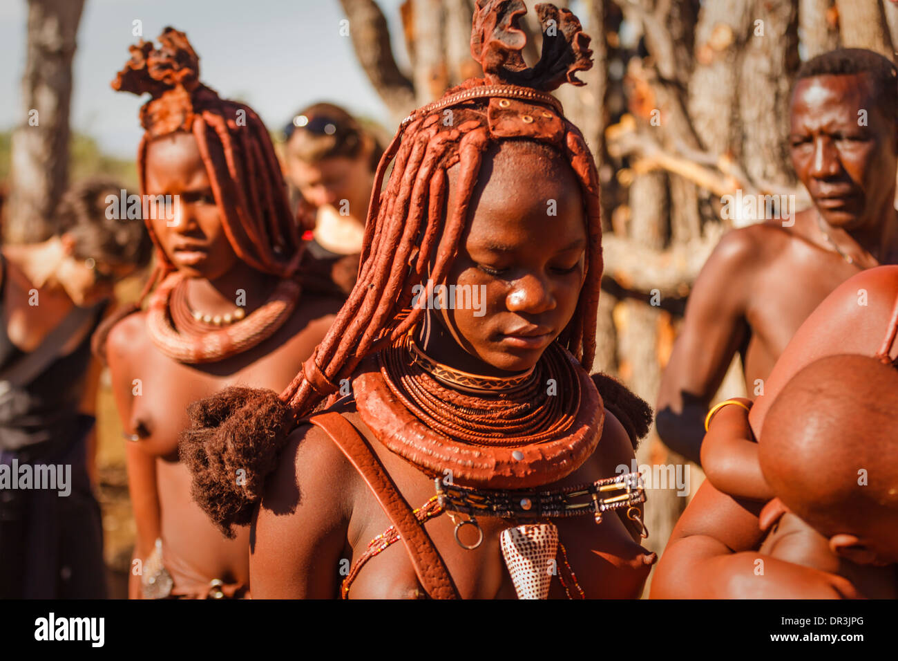 Groupe de natifs Himba avec coiffure fantaisie Banque D'Images