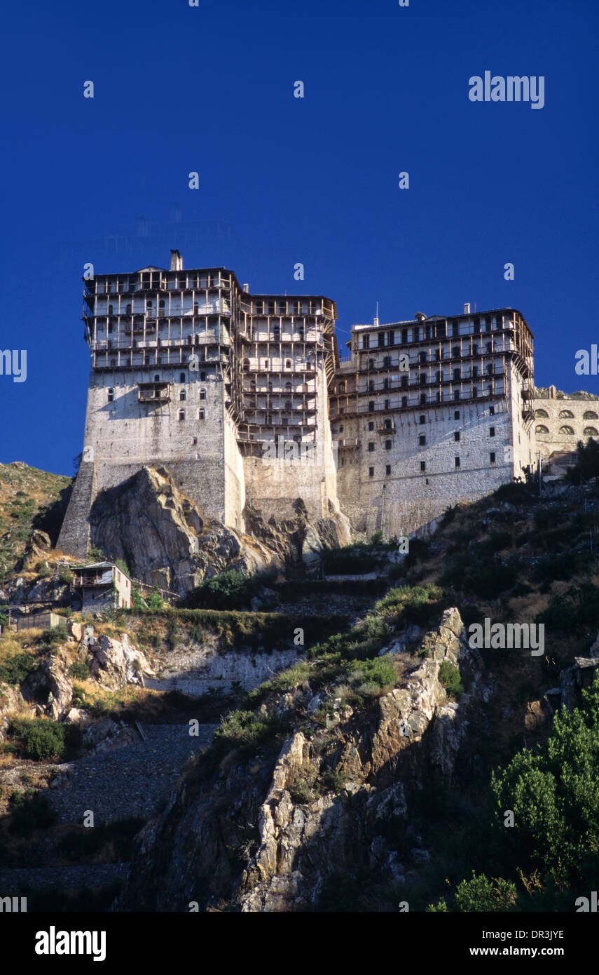 Monastère fortifié, de Tour ou monastère Simonos Petras ou monastère Simonos Petra (c14e) Le Mont Athos en Grèce Banque D'Images