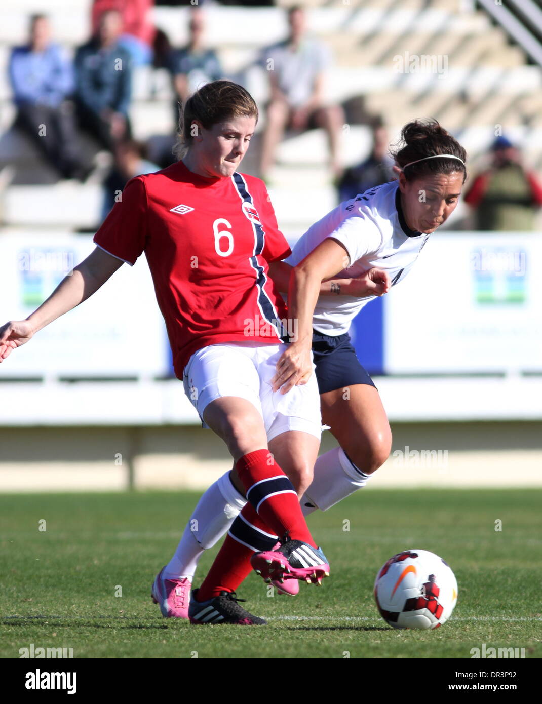 La Manga, en Espagne. 17 janvier 2014, La Manga Club. Women's Friendly International : Angleterre 1 Norvège 1 Photo Alamy Live News Banque D'Images