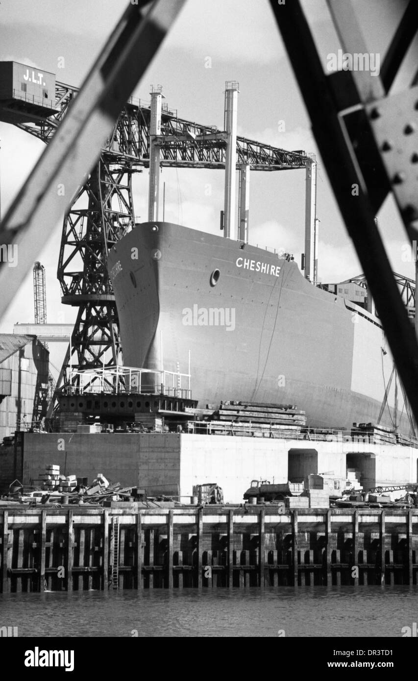 Cheshire MV sur les stocks à Thompson sur le chantier naval sur la rivière Wear Sunderland, vers 1970, Angleterre du Nord-Est, Royaume-Uni Banque D'Images