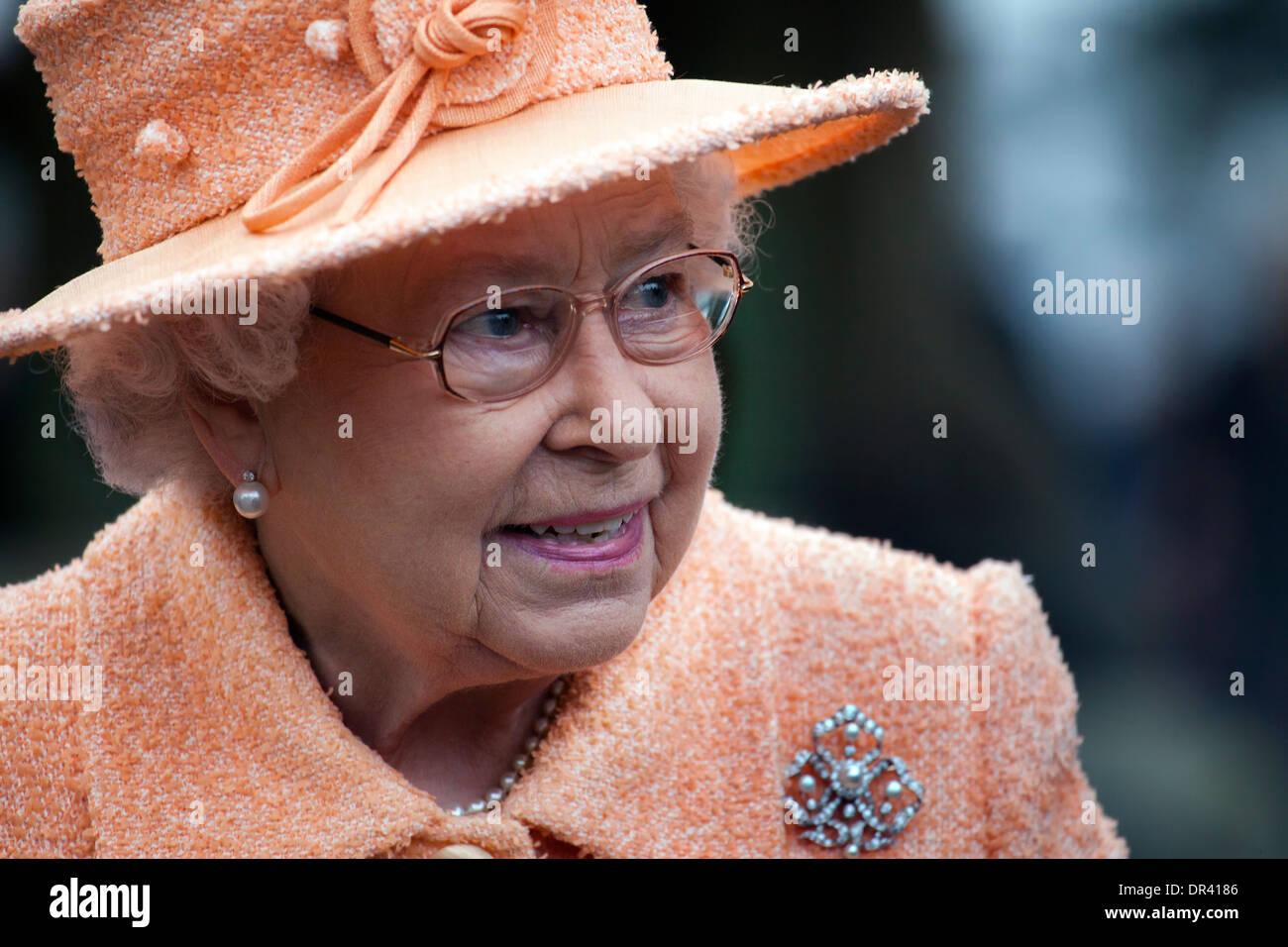 Sa Majesté la Reine Elizabeth II à l'église de Sandringham Estate Wolferton sur la 19e . Janvier 2014 Banque D'Images