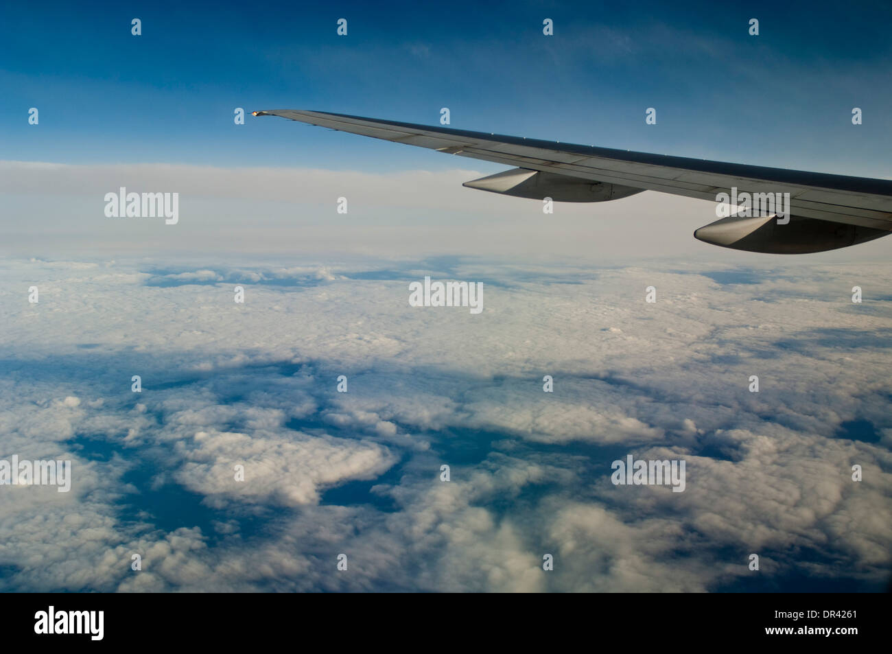 Les Stratus au-dessus de l'Océan Pacifique Banque D'Images