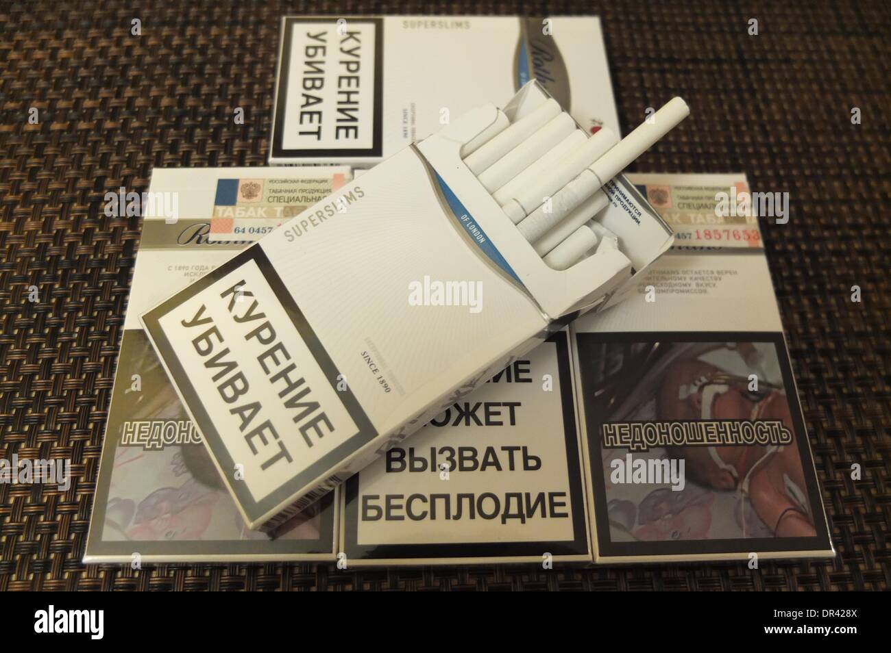 Kaliningrad, Russie 19e, janvier 2014 la frontire orientale de l'UE est  l'endroit de choix pour les contrebandiers de cigarettes, qui peuvent faire  des profits faciles de les diffrences de prix avec la