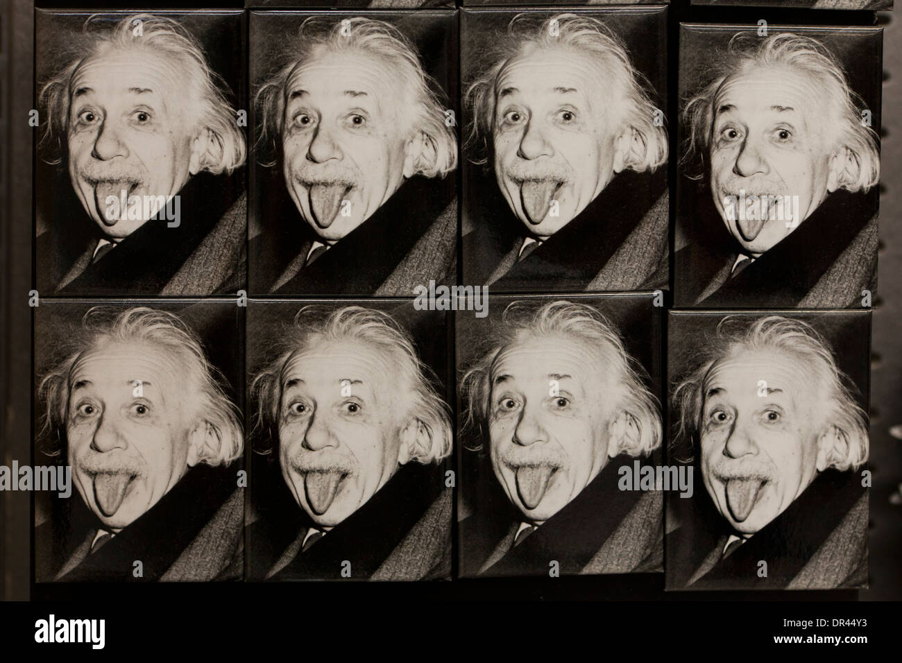 Albert Einstein en collant la langue Banque D'Images