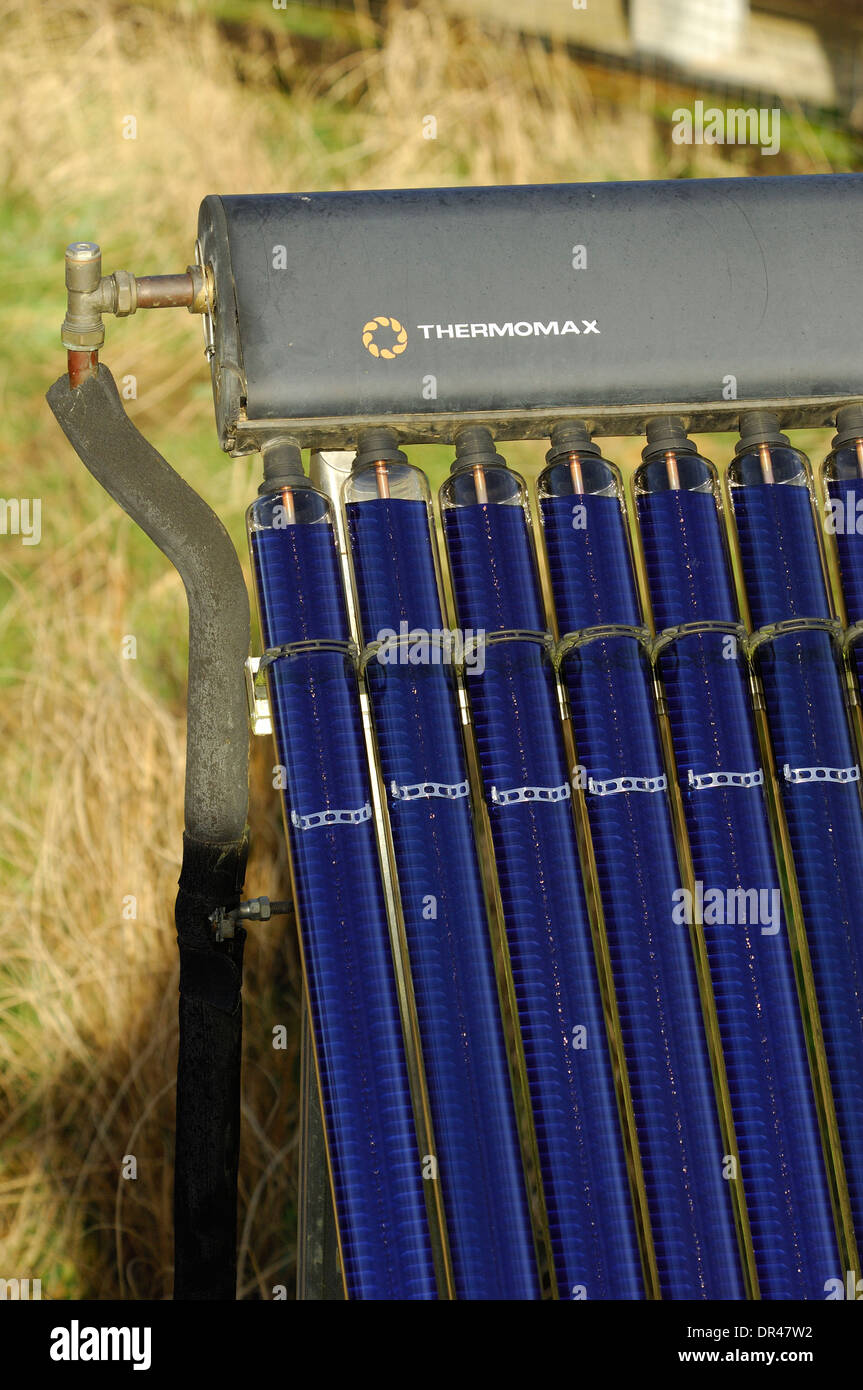 Équipement de chauffage solaire de l'eau par Thermomax Banque D'Images