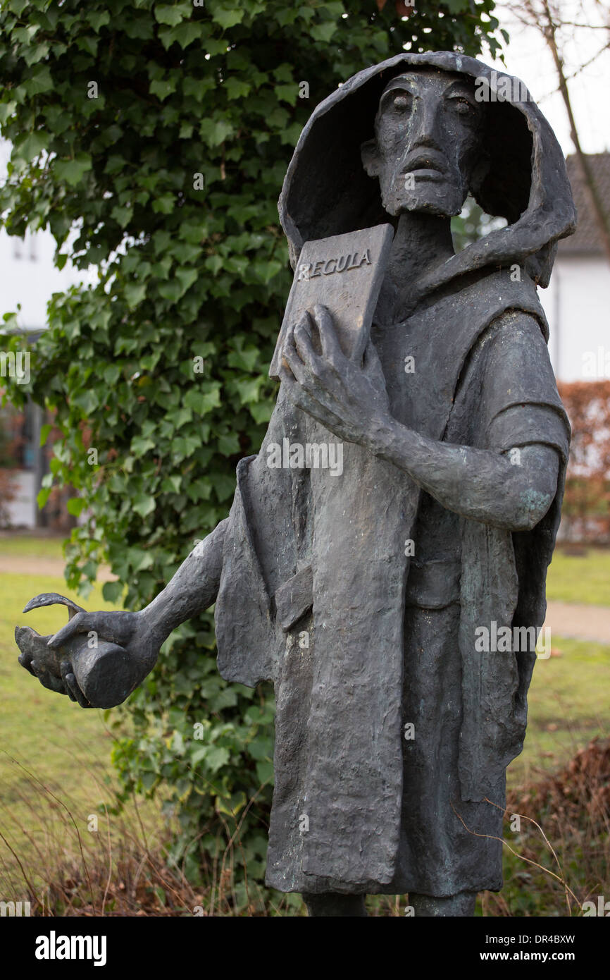 Statue de Saint Benoît de Nursie à Varensell Abbaye, NRW, Allemagne Banque D'Images