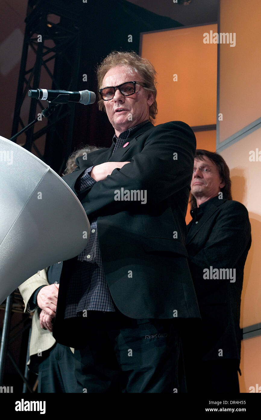 Mar 12, 2009 - Toronto, Ontario, Canada - le légendaire rocker canadien Myles Goodwyn est avec APRIL WINE au cours de leur induction historique de la musique canadienne et à la diffusion de la renommée de l'industrie, tenue à l'hôtel Fairmont Royal York de Toronto. (Crédit Image : © Terry Ting/Southcreek IME/ZUMA Press) Banque D'Images