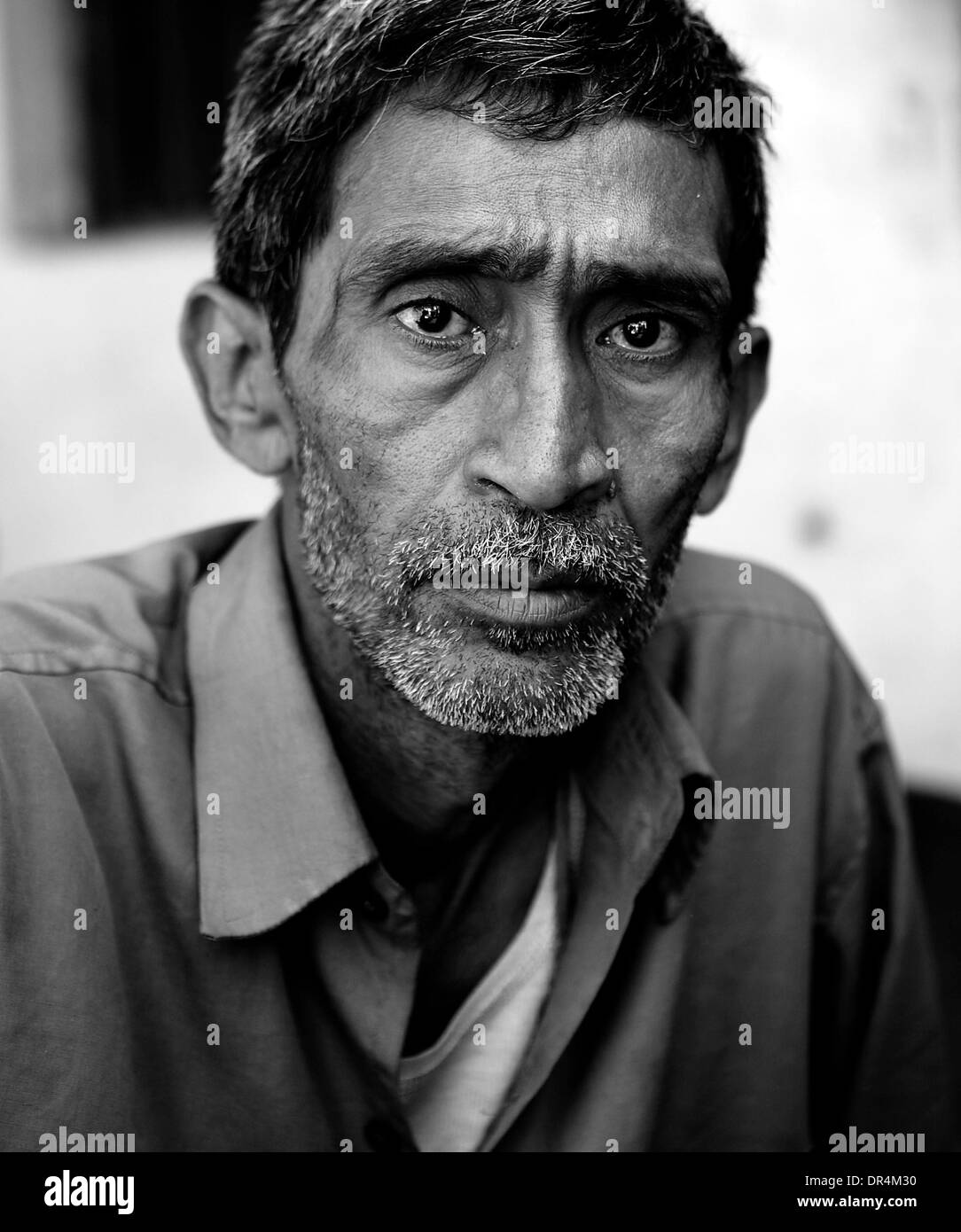 Jan 24, 2009 - Ahmedabad, Gujarat, Inde - bhai Tribhuvan souffre de la tuberculose multirésistante. Revabhai,son frère, est également soupçonné de la tuberculose.Les deux sont pris en charge par leur volonté mère,Beniben Jadav. Sa santé s'est améliorée depuis sur la TB-MR med régime et son poids a augmenté. (Crédit Image : © Subhash Sharma/ZUMA Press) Banque D'Images