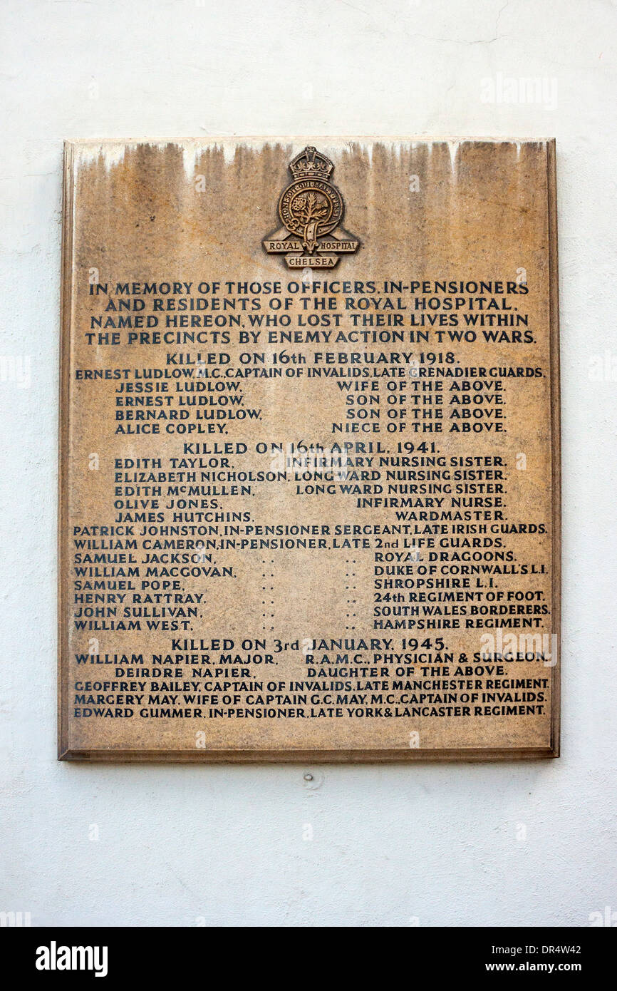 Plaque commémorative à ceux tués au Royal Hospital Chelsea, LA PREMIÈRE ET LA DEUXIÈME GUERRE MONDIALE Banque D'Images