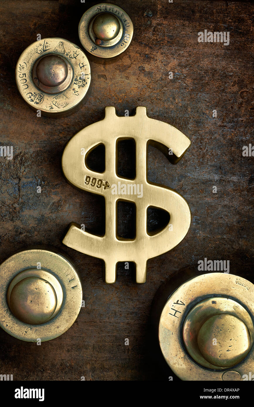 Close up of gold dollar sign Banque D'Images