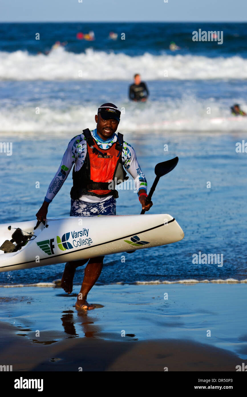 Surfski race Addington Beach Durban, Afrique du Sud, janvier 2014 Banque D'Images