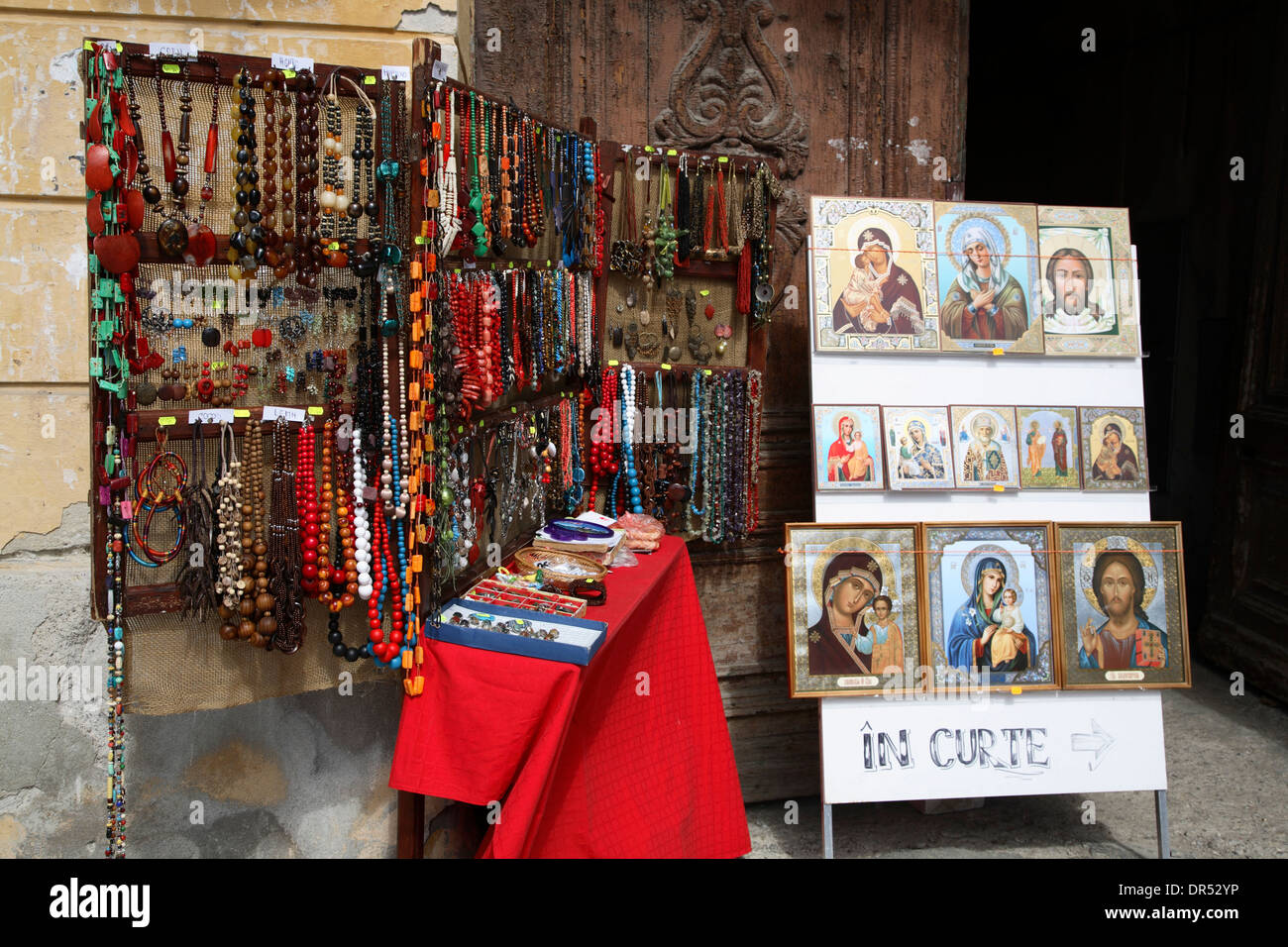 Entrée de l'église orthodoxe, Brasov (Kronstadt), Transylvanie, Roumanie, Europe Banque D'Images