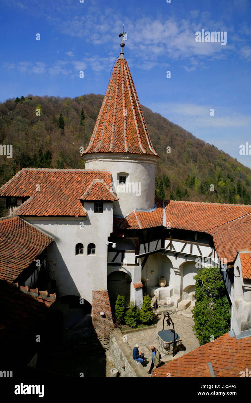 Cour du château de Bran (château de Dracula) près de Brasov, en Transylvanie, Roumanie, Europe Banque D'Images