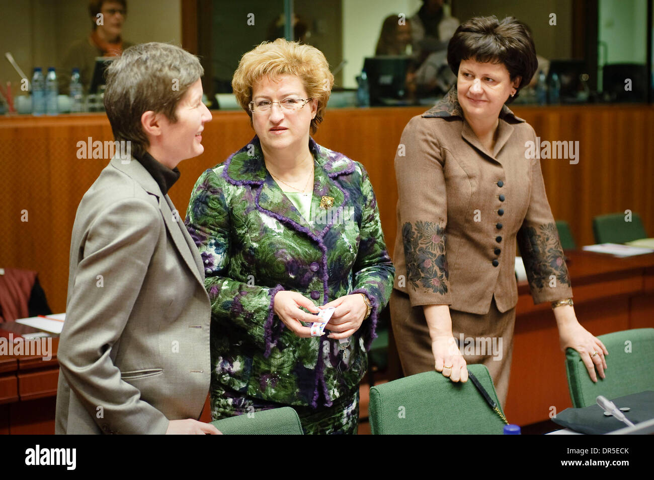 Mar 09, 2009 - Bruxelles, Belgique - Le ministre du travail letton IVETA PURNE (C) au début de l'UE (Union européenne) AFFAIRES SOCIALES Réunion du conseil au siège européen. (Crédit Image : © Wiktor Dabkowski/ZUMA Press) Banque D'Images