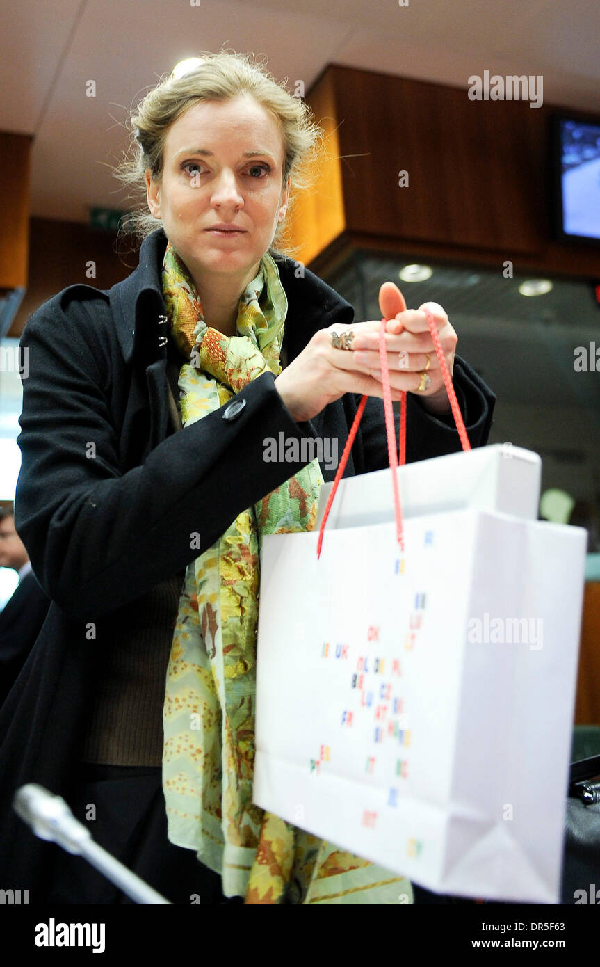 Le secrétaire d'Etat français chargé des nouvelles technologies Nathalie Kosciusko-Morizet avant le début d'une réunion du Conseil de l'Énergie Télécommunications Transport au siège de l'UE à Bruxelles, Belgique le 2009-03-31 par Wiktor Dabkowski ..la Pologne (Image Crédit : © Wiktor Dabkowski/ZUMA Press) Banque D'Images