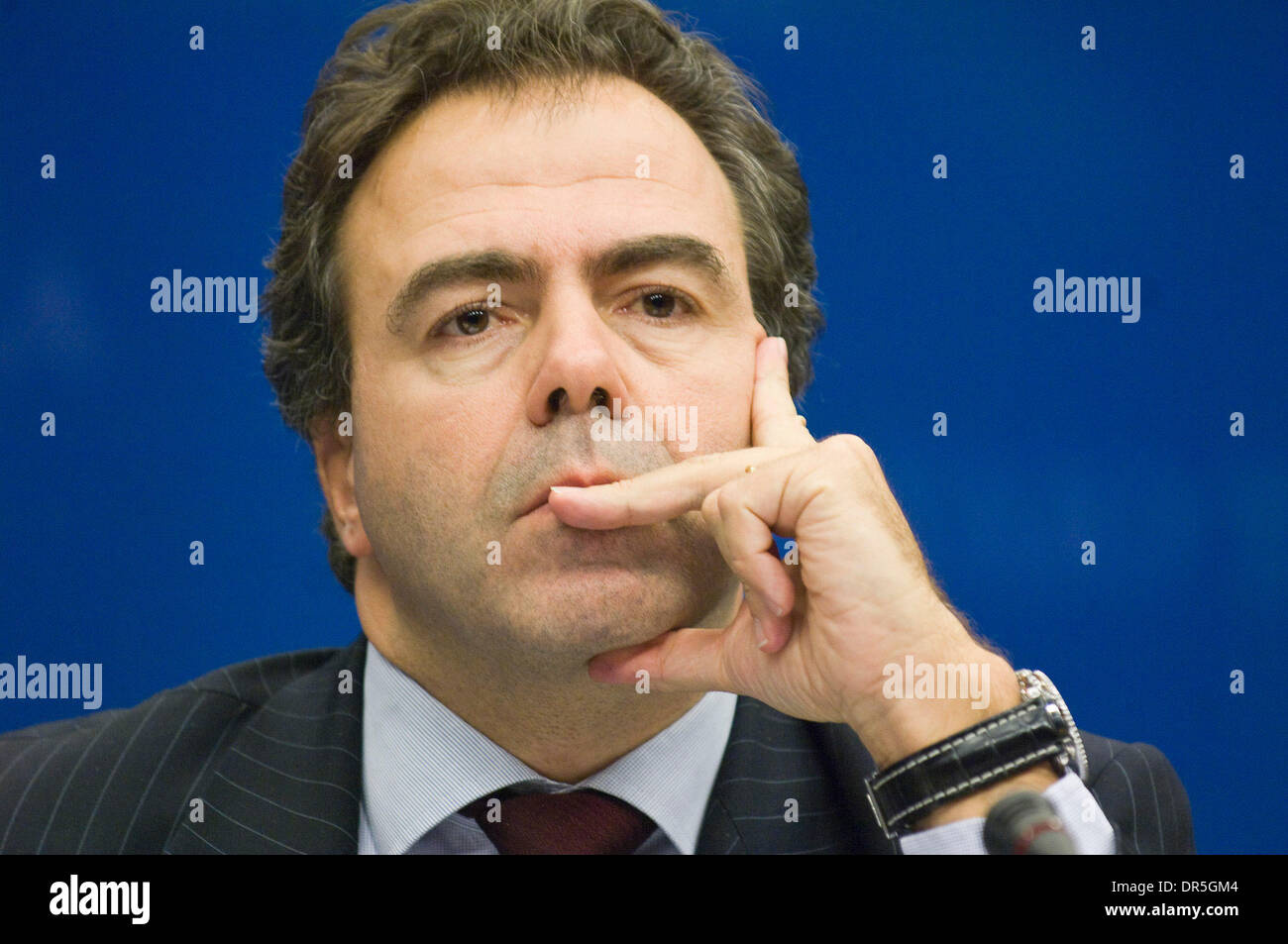 Nov 27, 2008 - Bruxelles, Belgique - Français président du conseil, Secrétaire d'Etat à l'industrie et le gouvernement Luc CHATEL lors d'une conférence de presse à la fin de l'telecom conseil des ministres à Bruxelles, Belgique. (Crédit Image : © Wiktor Dabkowski/ZUMA Press) Banque D'Images Nov 27, 2008 - Bruxelles, Belgique - Français président du conseil, Secrétaire d'Etat à l'industrie et le gouvernement Luc CHATEL lors d'une conférence de presse à la fin de l'telecom conseil des ministres à Bruxelles, Belgique. (Crédit Image : © Wiktor Dabkowski/ZUMA Press) Banque D'Images