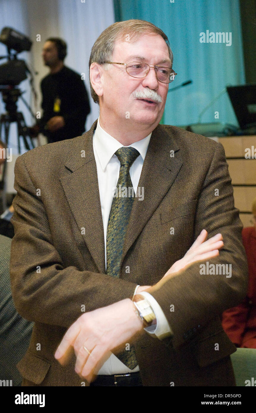Nov 28, 2008 - Bruxelles, Belgique - Secrétaire d'Etat allemand Gert Lindemann à la pêche et agriculture conseil à l'administration centrale du Conseil européen à Bruxelles. (Crédit Image : © Wiktor Dabkowski/ZUMA Press) Banque D'Images Nov 28, 2008 - Bruxelles, Belgique - Secrétaire d'Etat allemand Gert Lindemann à la pêche et agriculture conseil à l'administration centrale du Conseil européen à Bruxelles. (Crédit Image : © Wiktor Dabkowski/ZUMA Press) Banque D'Images