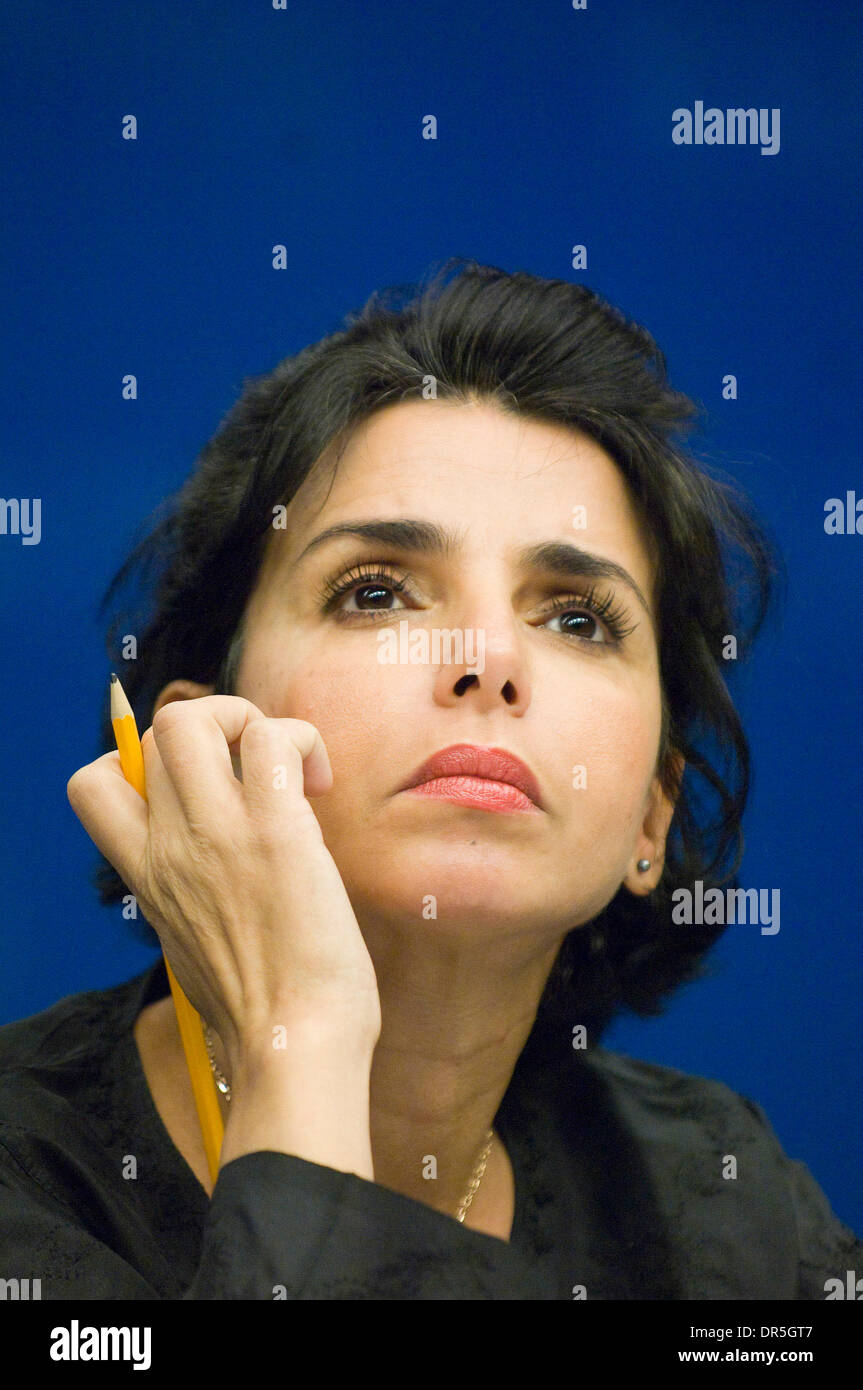 Nov 28, 2008 - Bruxelles, Belgique - Le ministre français de la Justice et président du Conseil de la Justice Rachida Dati tient une conférence de presse à l'issue du Conseil "Justice et affaires intérieures au siège du Conseil européen à Bruxelles. (Crédit Image : © Wiktor Dabkowski/ZUMA Press) Banque D'Images