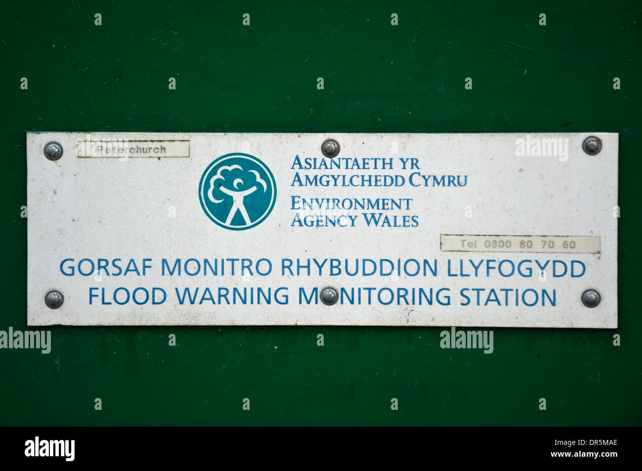 Procédure d'alerte de l'Agence de l'environnement Poste de surveillance sur la rivière Dore à Peterchurch Herefordshire Angleterre UK Banque D'Images