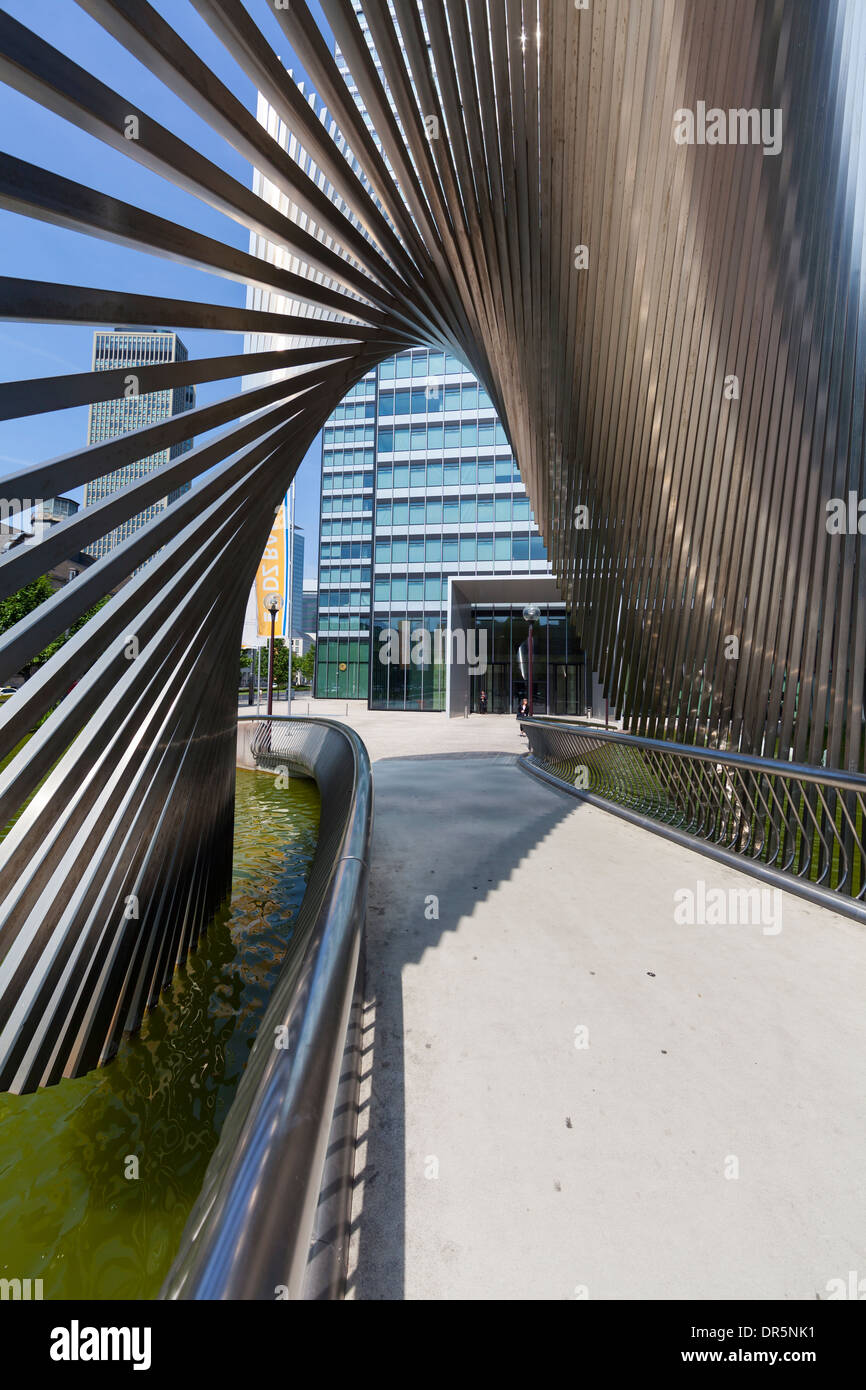 Allemagne, Hesse, City-Haus de DZ Bank savent également comme Selmi-Hochhaus, architecture moderne par Ali Selmi Banque D'Images